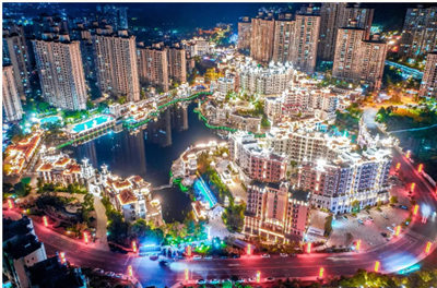 人生就是搏官网欢乐小镇：盛世华诞，共享夜市璀璨国庆夜，逛不一样的夜市